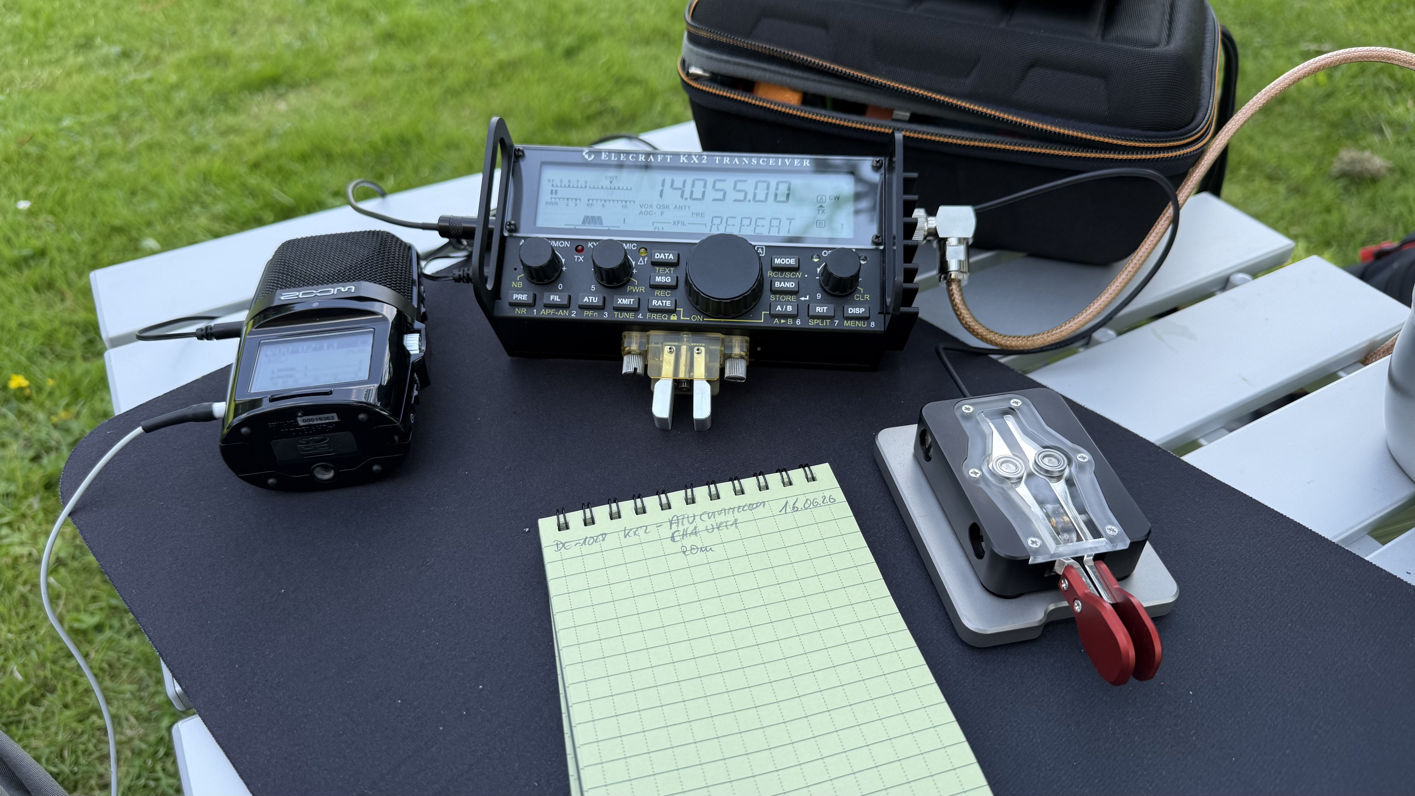 Bild 9 – POTA - zwei Masten und Chameleon CHA URT-1 Tuner